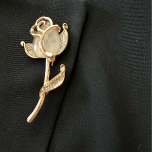 Fashion Trend 2024/2025 Flower Brooch